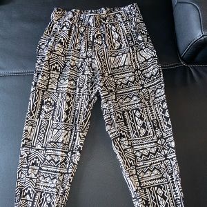 Patterned Pants🖤🤍